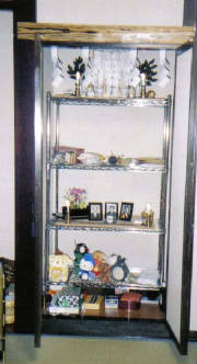 Shrine. Look at the candy and stuffed animals! ^_^